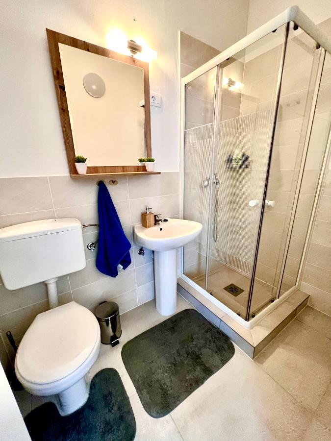 Apartma Skofije I Koper - Spodnje Skofije 174A Apartment Zgornje Skofije Bagian luar foto