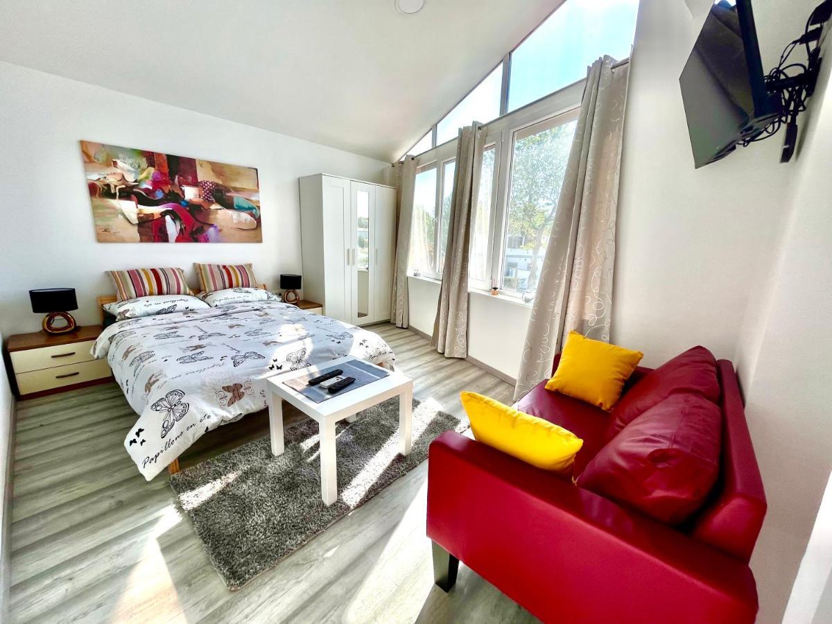Apartma Skofije I Koper - Spodnje Skofije 174A Apartment Zgornje Skofije Bagian luar foto